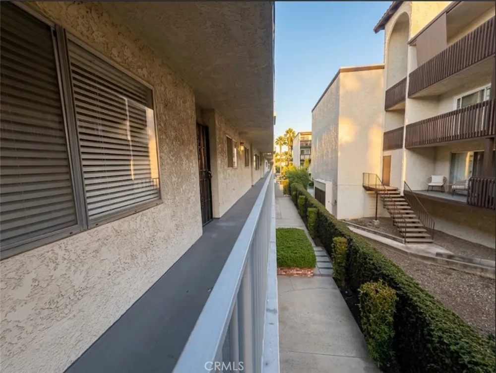5354 Lindley #204 Los Angeles, CA 91316