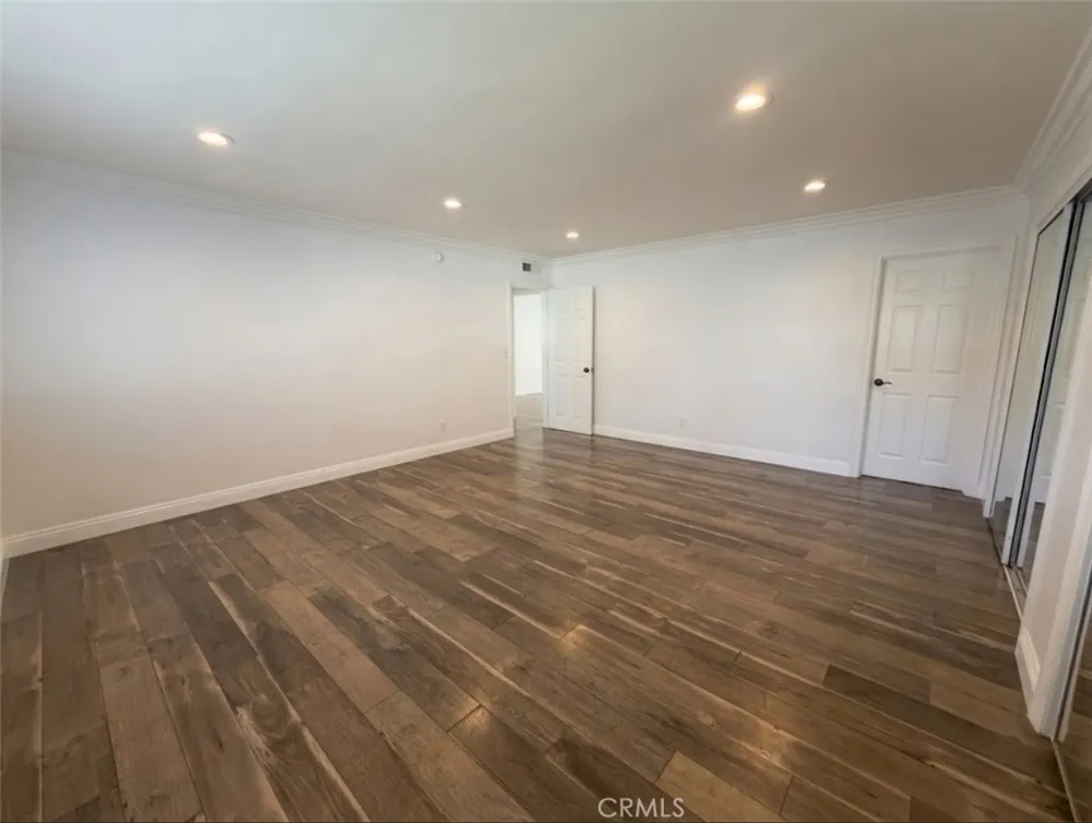5354 Lindley #204 Los Angeles, CA 91316