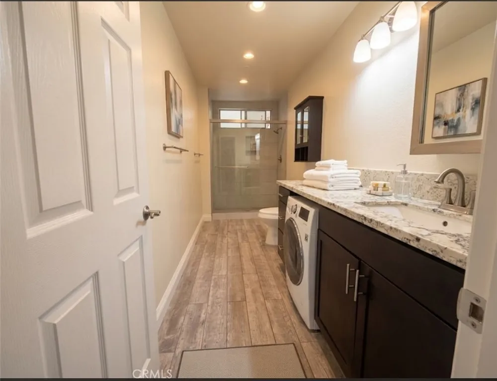 5354 Lindley #204 Los Angeles, CA 91316