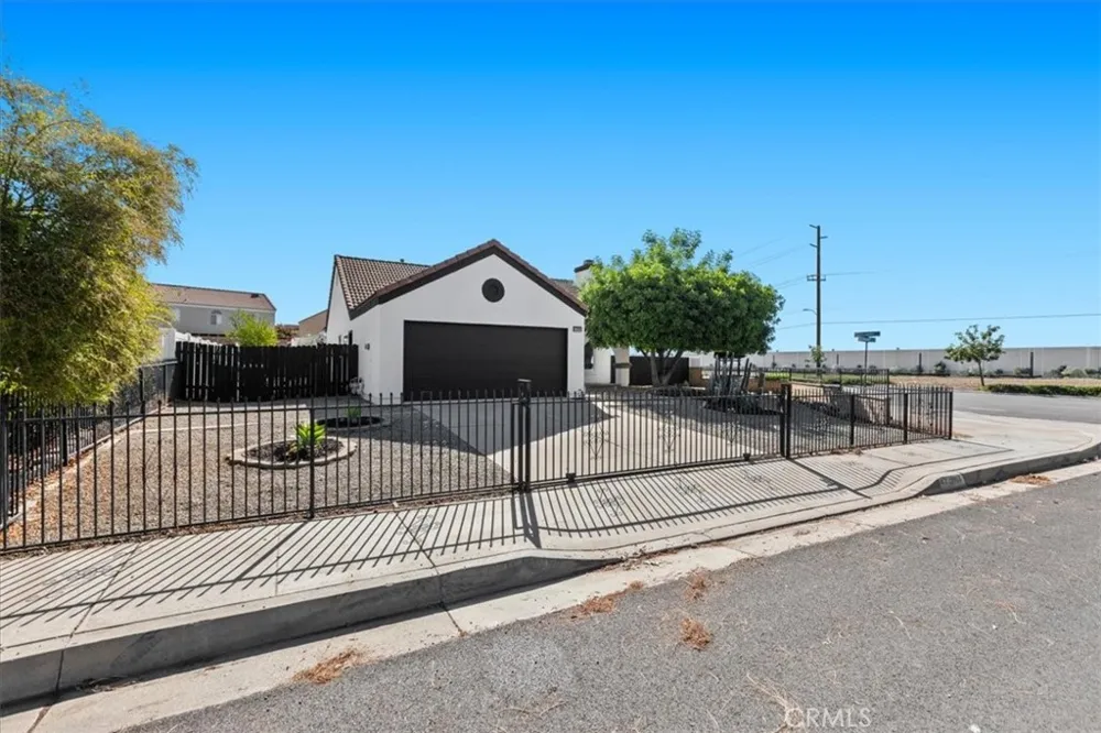 13994 Chagall Court Moreno Valley, CA 92553