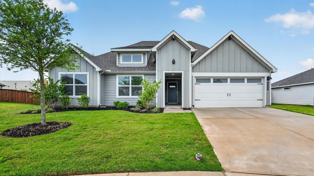 4225 CORNERSTONE CIRCLE Granbury, TX 76048