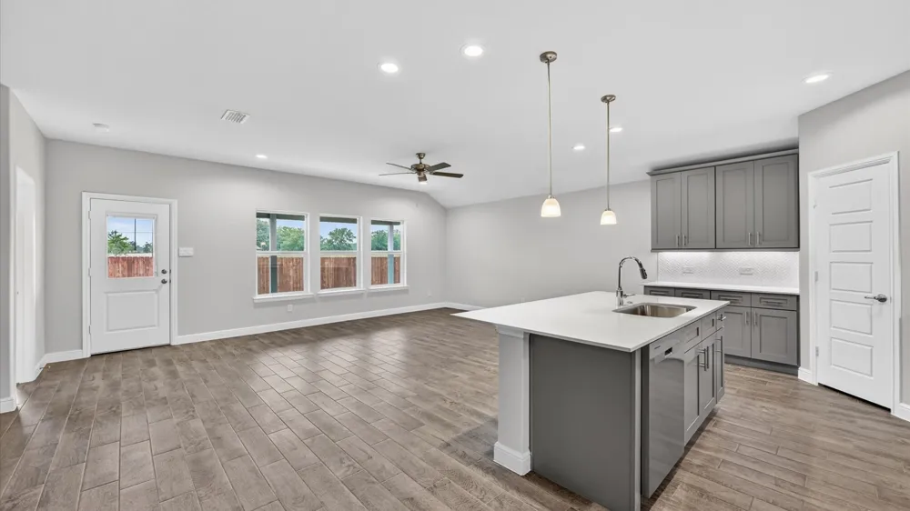 4225 CORNERSTONE CIRCLE Granbury, TX 76048