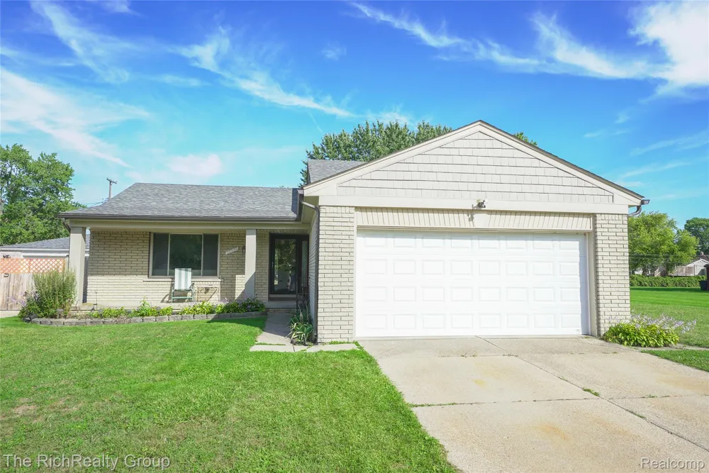 30350 Quinkert Street Roseville City, MI 48066