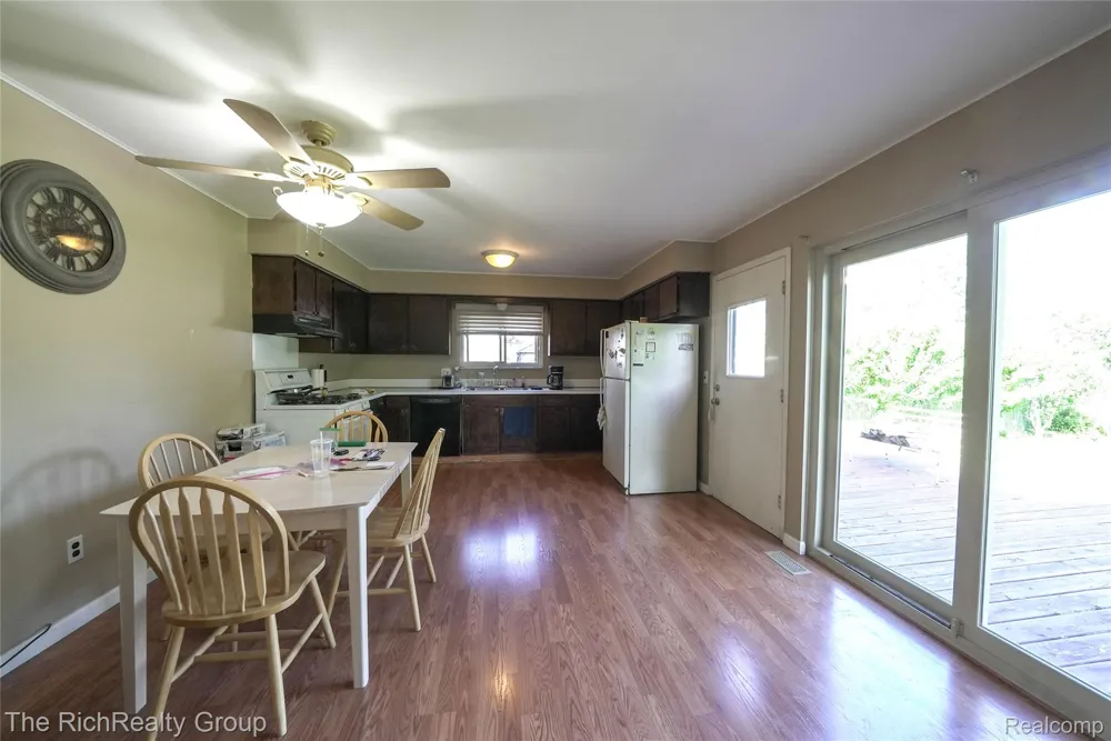 30350 Quinkert Street Roseville City, MI 48066