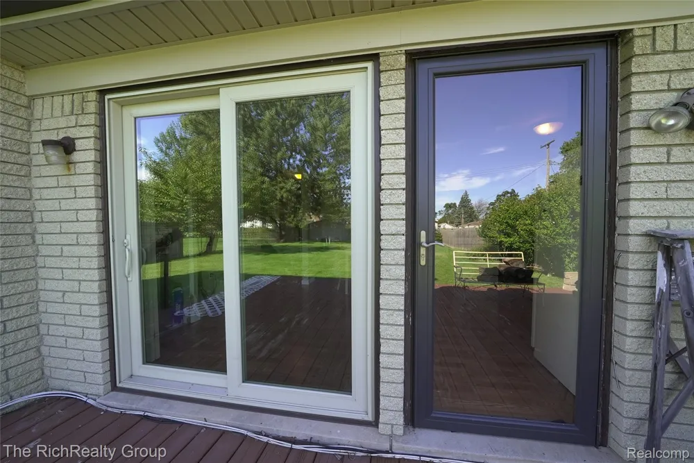 30350 Quinkert Street Roseville City, MI 48066