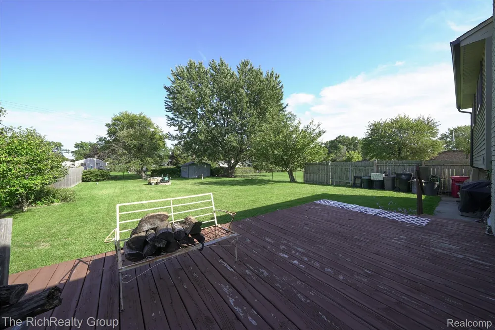 30350 Quinkert Street Roseville City, MI 48066