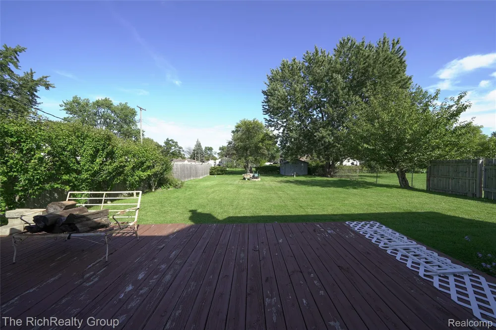 30350 Quinkert Street Roseville City, MI 48066