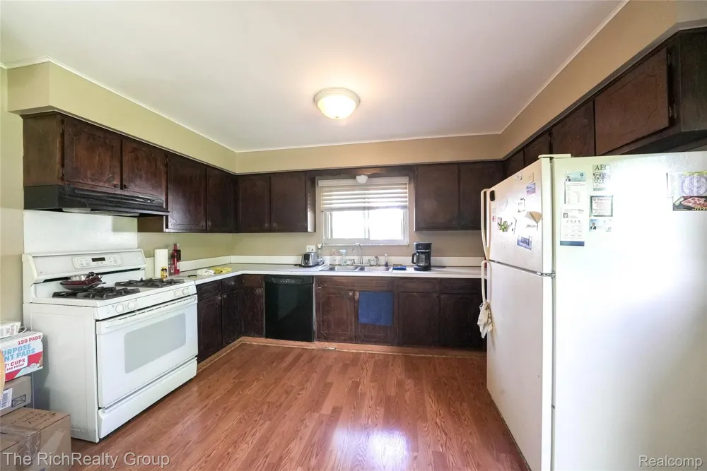 30350 Quinkert Street Roseville City, MI 48066