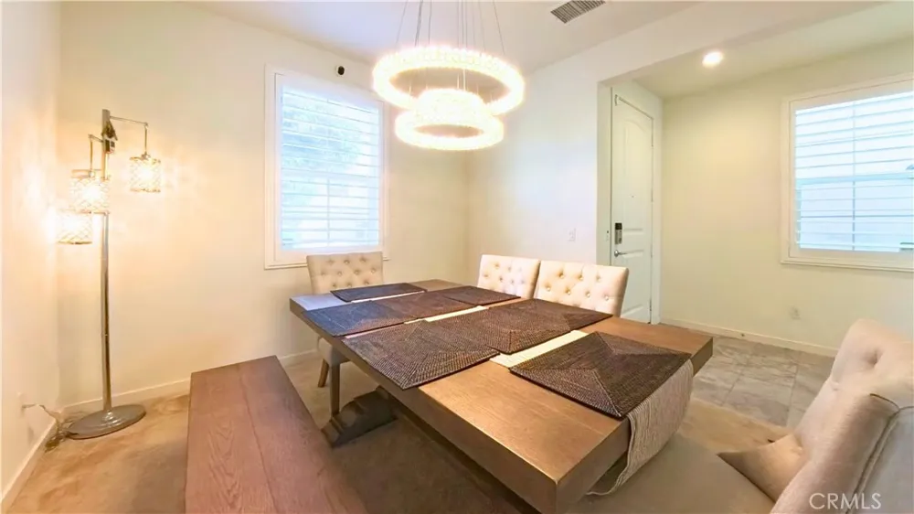 6035 Rio Bravo Eastvale, CA 92880
