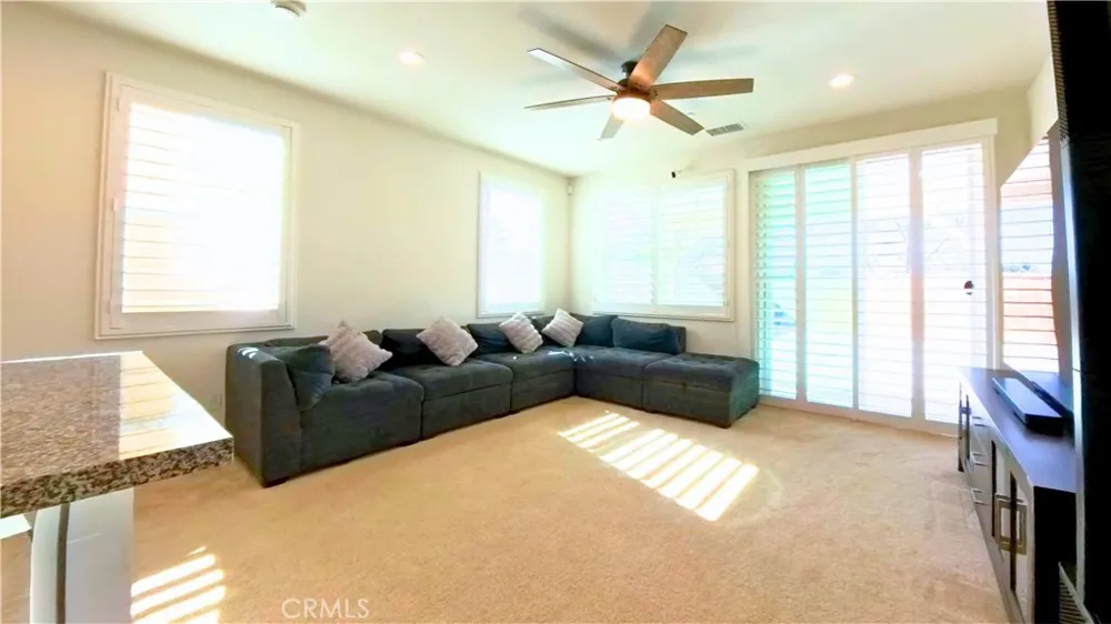 6035 Rio Bravo Eastvale, CA 92880