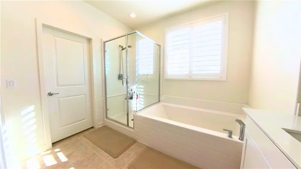 6035 Rio Bravo Eastvale, CA 92880
