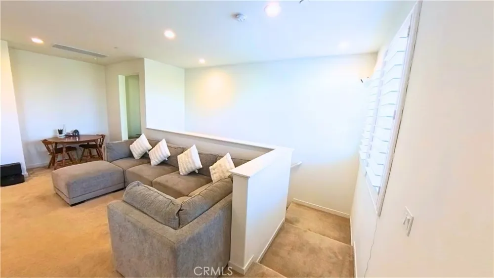 6035 Rio Bravo Eastvale, CA 92880
