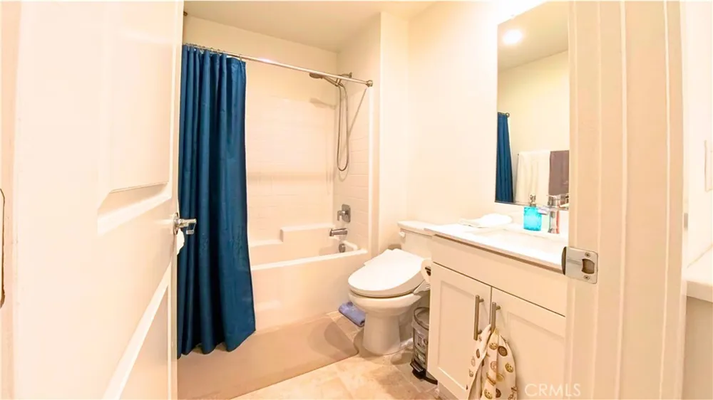 6035 Rio Bravo Eastvale, CA 92880
