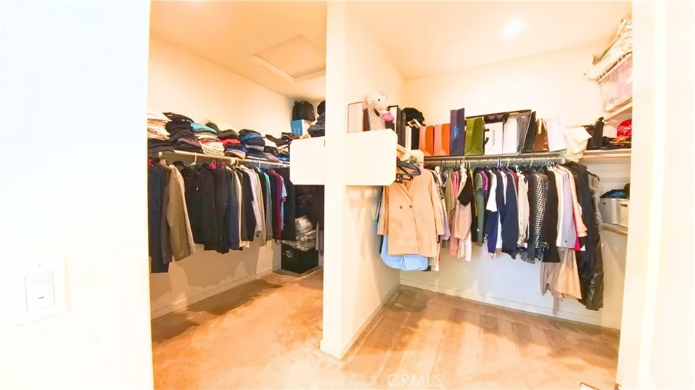 6035 Rio Bravo Eastvale, CA 92880