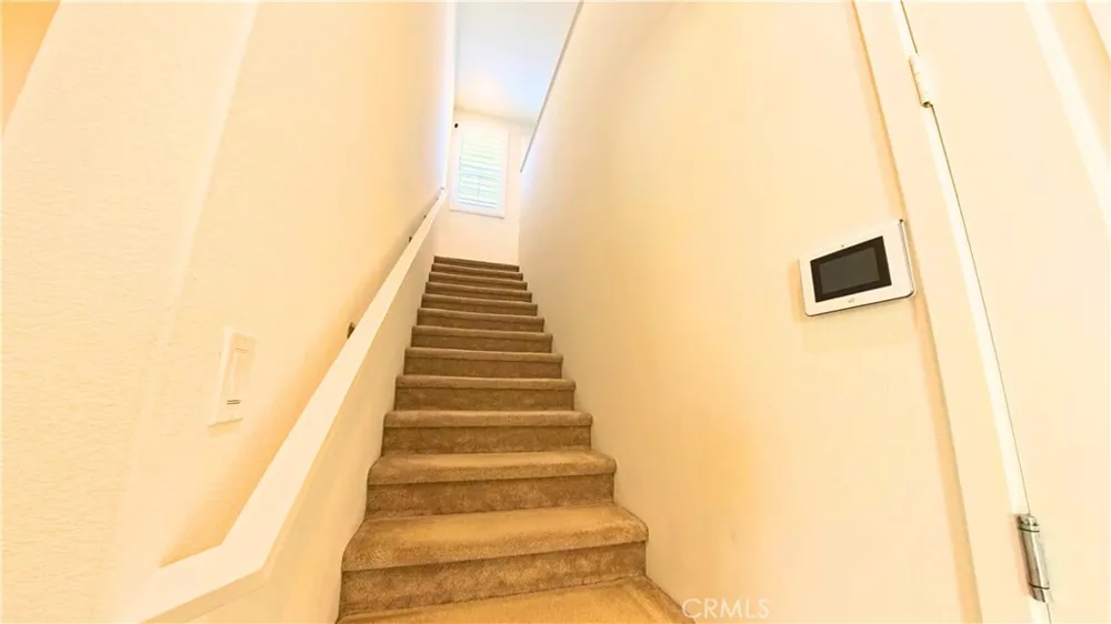 6035 Rio Bravo Eastvale, CA 92880