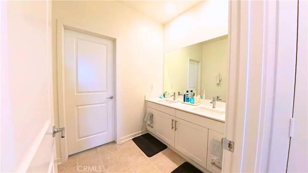 6035 Rio Bravo Eastvale, CA 92880