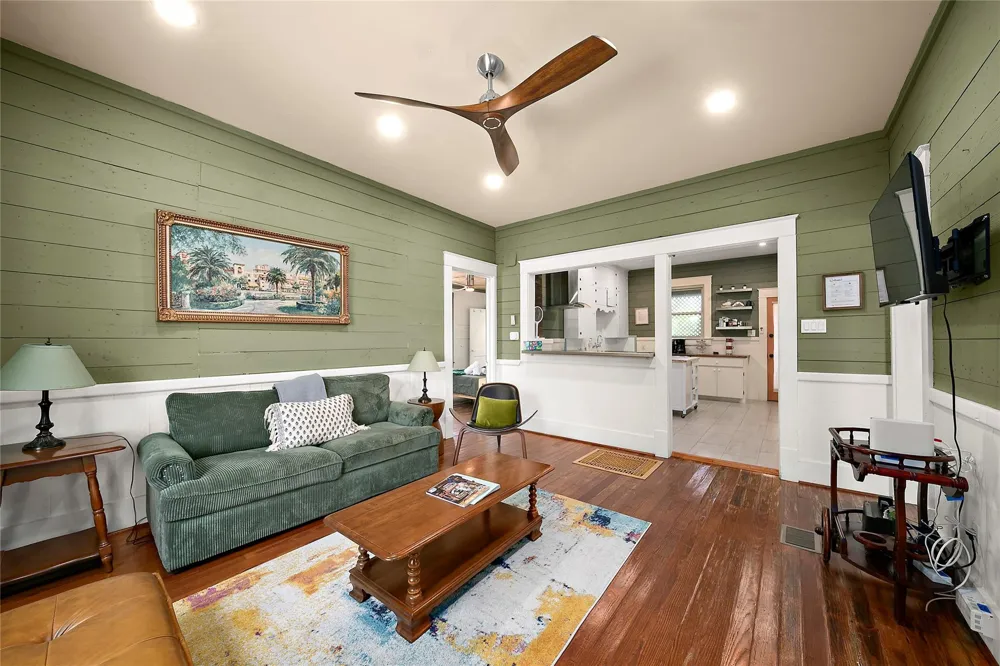 1112 17th Street Galveston, TX 77550