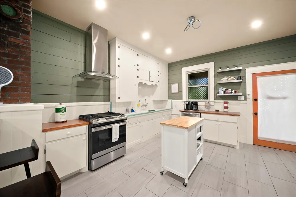 1112 17th Street Galveston, TX 77550
