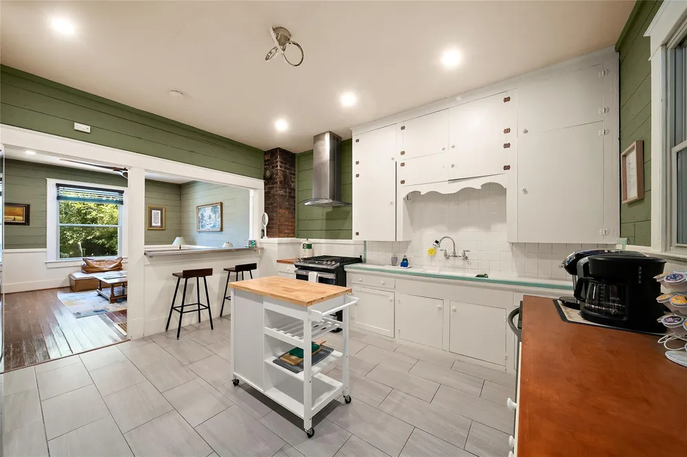 1112 17th Street Galveston, TX 77550