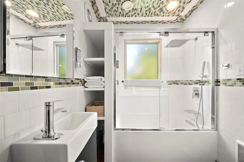 1112 17th Street Galveston, TX 77550