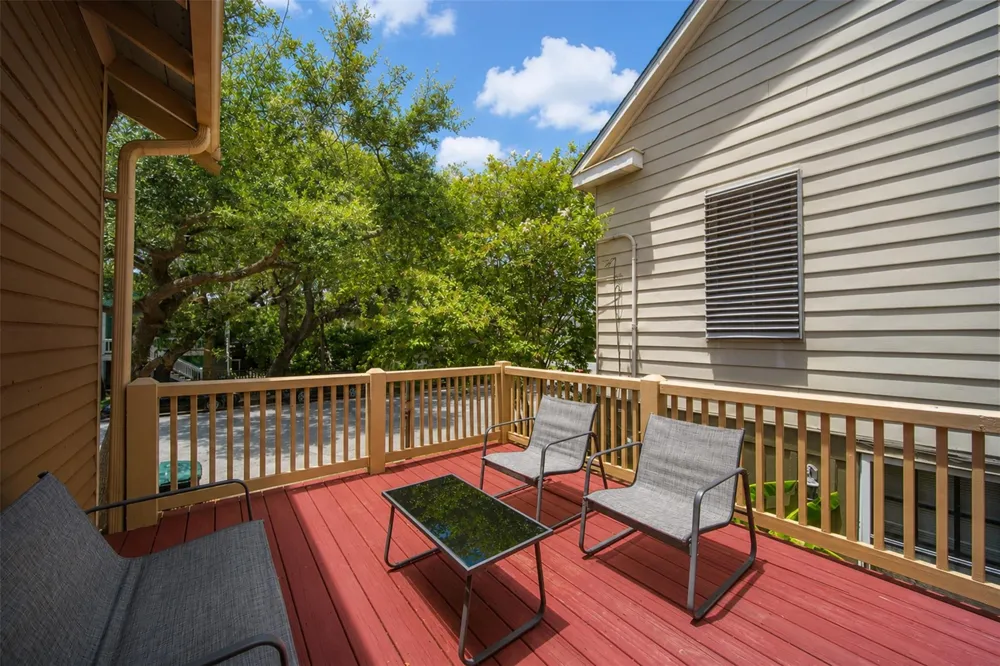 1112 17th Street Galveston, TX 77550