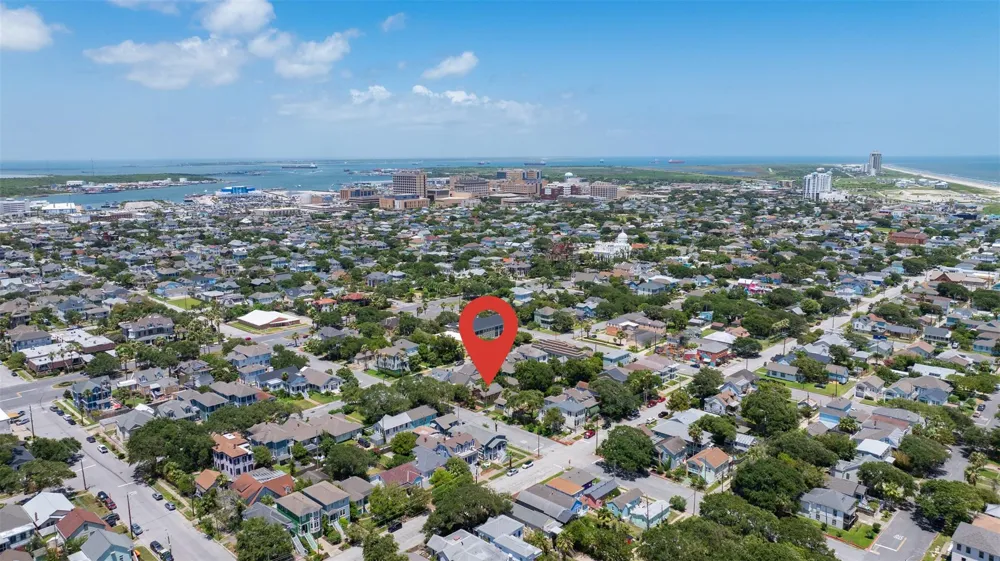1112 17th Street Galveston, TX 77550