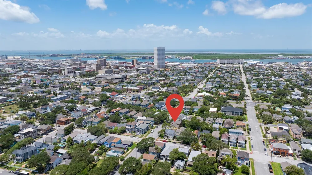 1112 17th Street Galveston, TX 77550