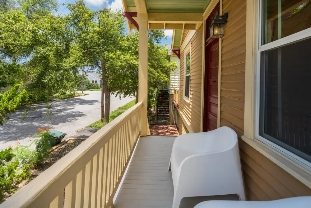 1112 17th Street Galveston, TX 77550