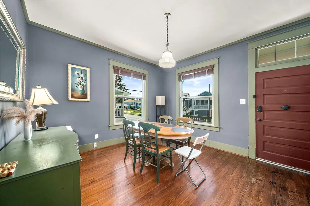 1112 17th Street Galveston, TX 77550