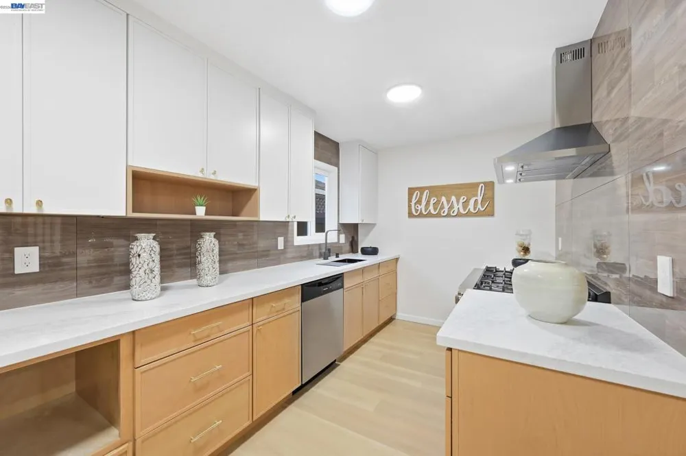 4884 Larimer Way Castro Valley, CA 94546
