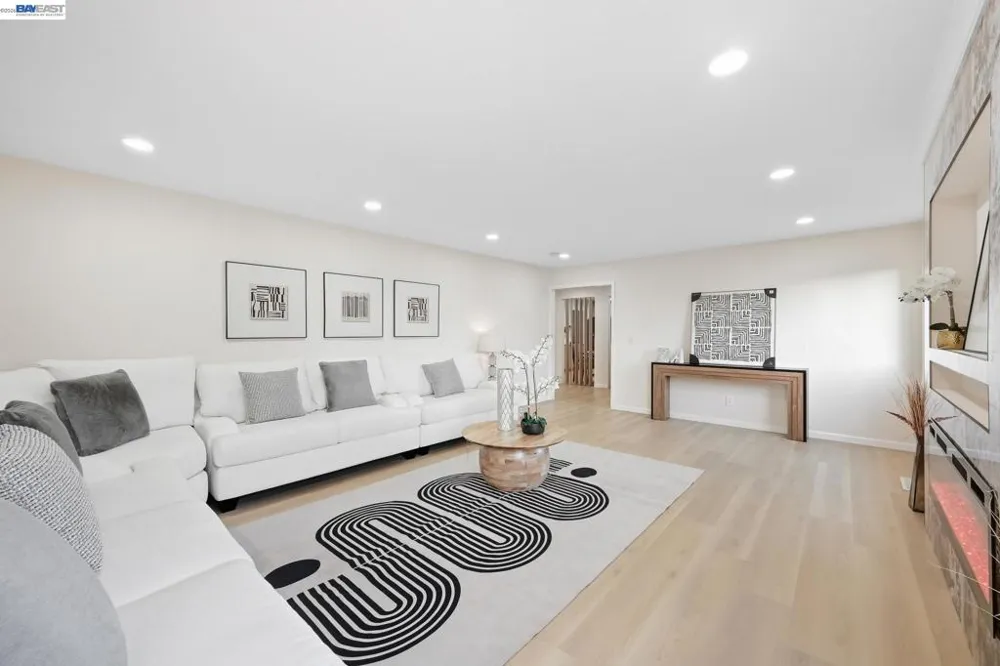 4884 Larimer Way Castro Valley, CA 94546