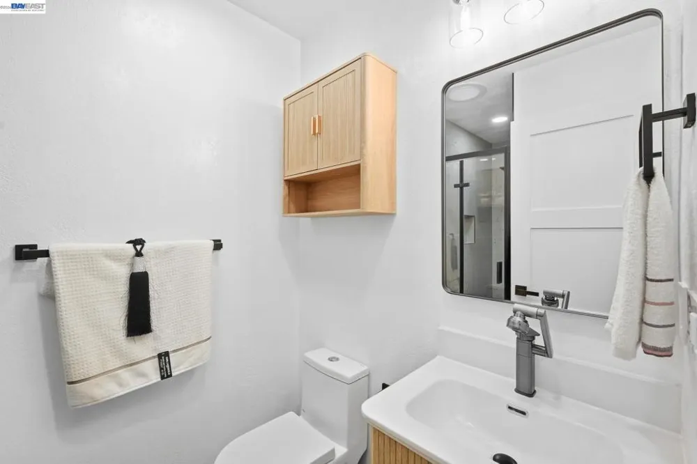 4884 Larimer Way Castro Valley, CA 94546