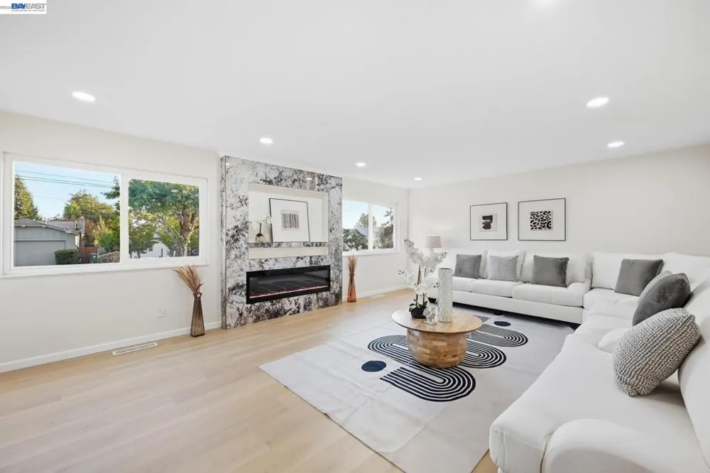 4884 Larimer Way Castro Valley, CA 94546