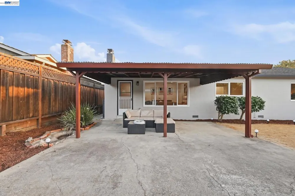 4884 Larimer Way Castro Valley, CA 94546