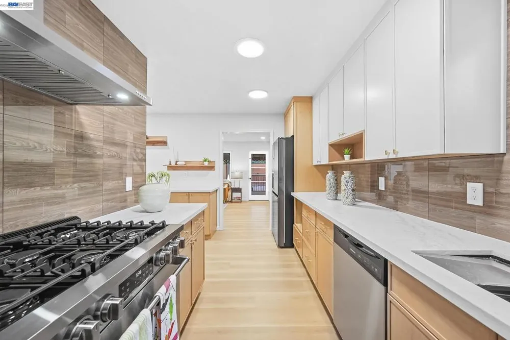 4884 Larimer Way Castro Valley, CA 94546