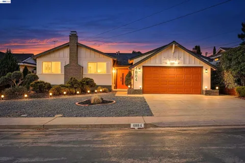 4884 Larimer Way