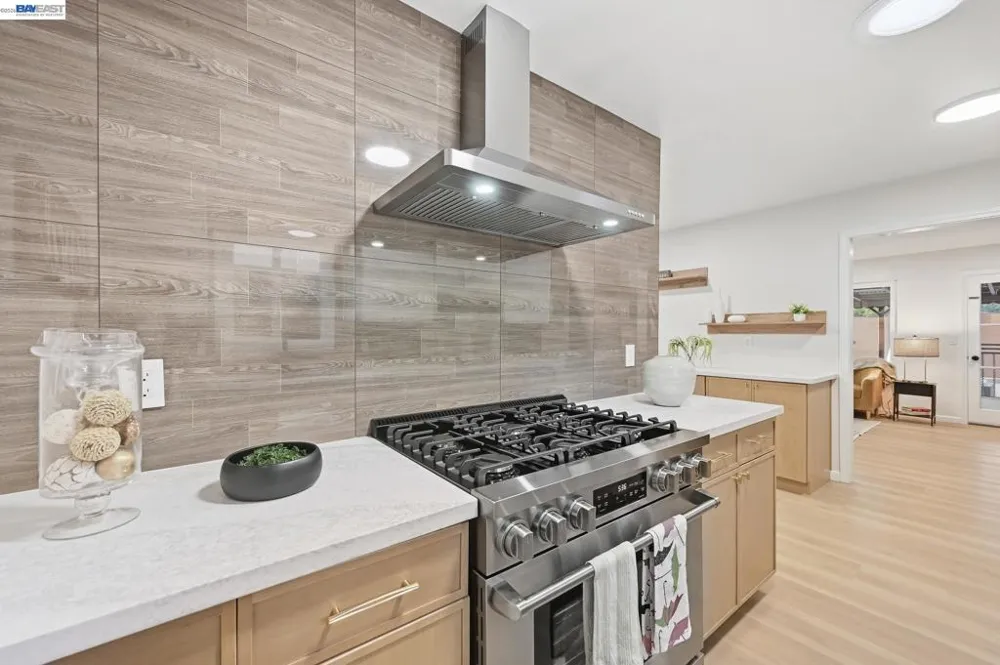 4884 Larimer Way Castro Valley, CA 94546