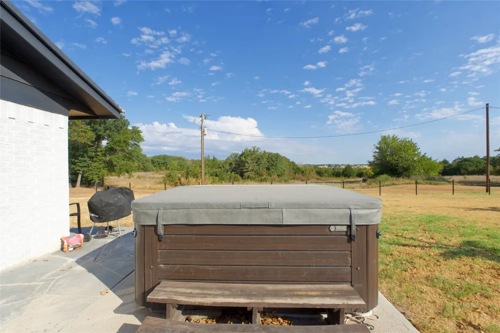 153 Wagner Road St Jo, TX 76265