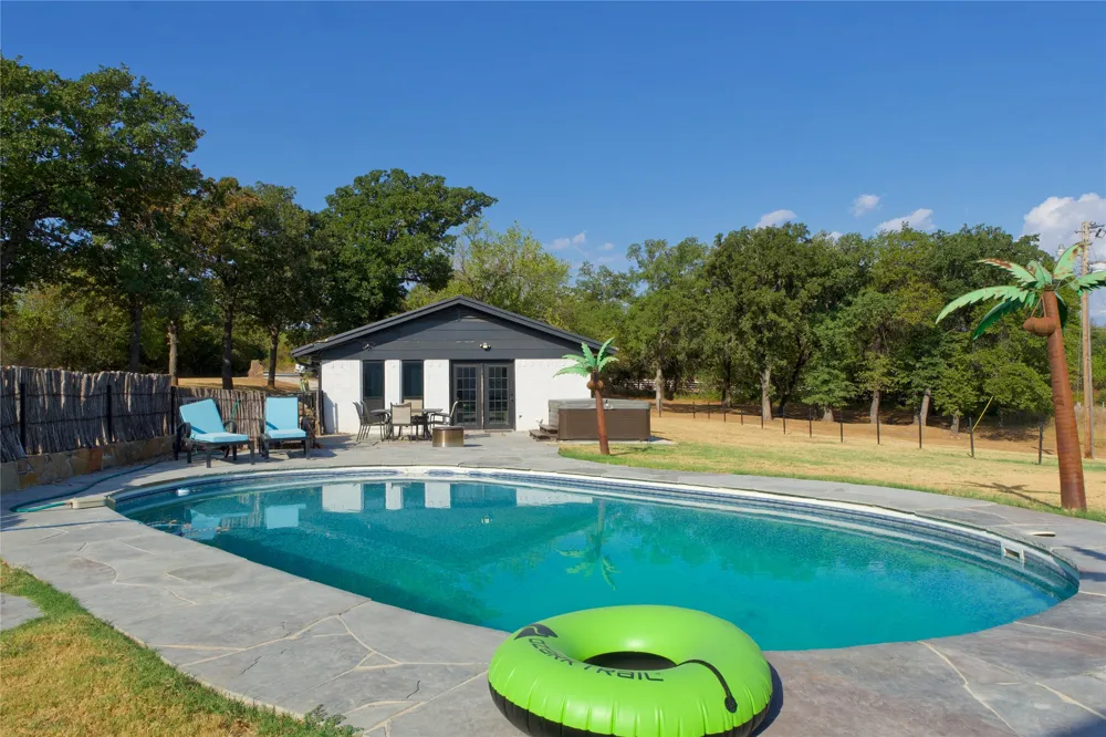 153 Wagner Road St Jo, TX 76265