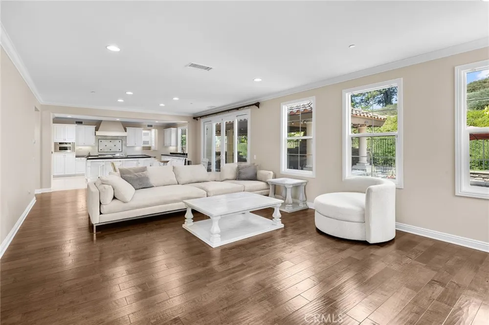 1009 Newhall Brea, CA 92821