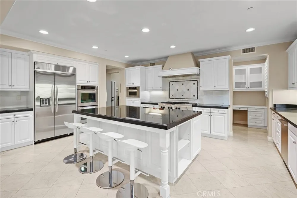1009 Newhall Brea, CA 92821