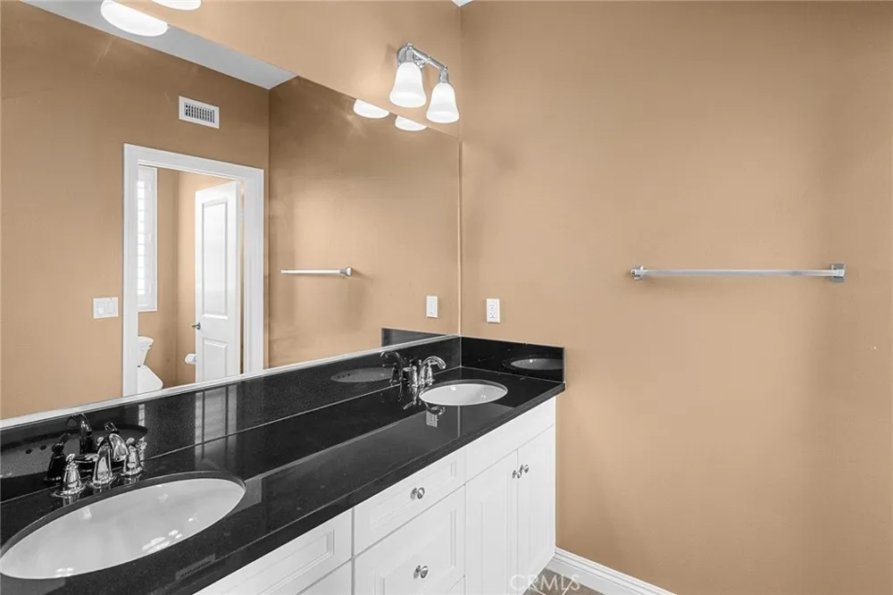 1009 Newhall Brea, CA 92821