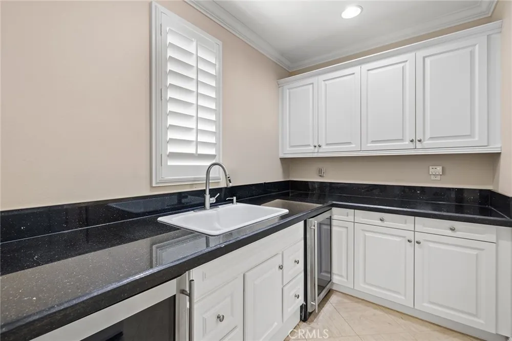 1009 Newhall Brea, CA 92821