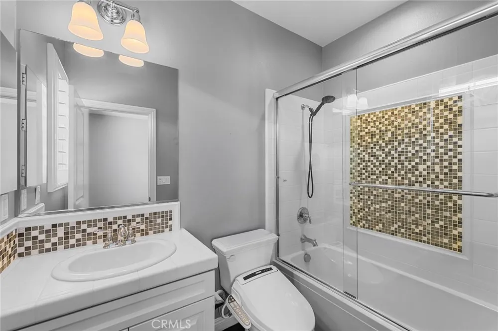 1009 Newhall Brea, CA 92821