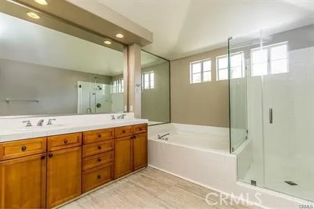 2717 Plumb Tustin, CA 92782