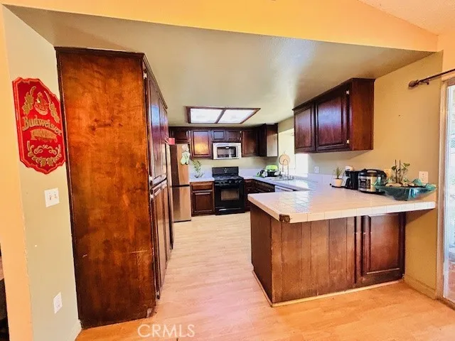 441 Placentia Perris, CA 92571