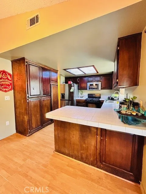 441 Placentia Perris, CA 92571