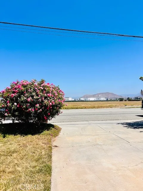441 Placentia Perris, CA 92571