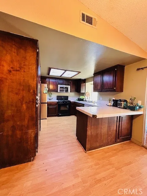 441 Placentia Perris, CA 92571