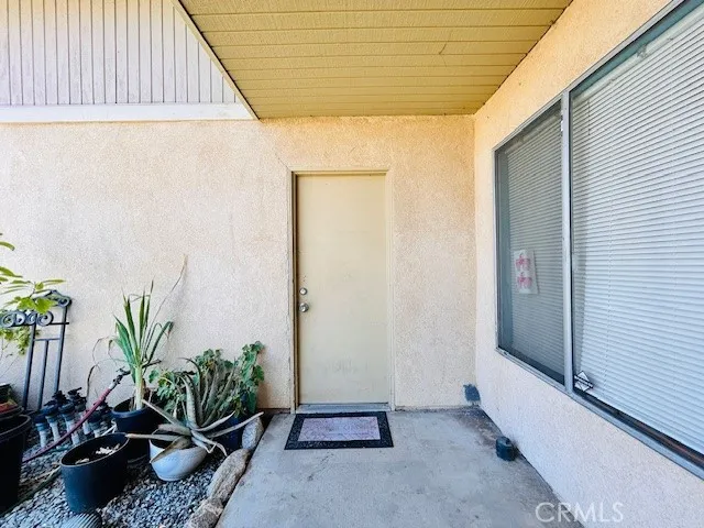 441 Placentia Perris, CA 92571